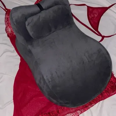 Foto de cliente com o travesseiro Amora